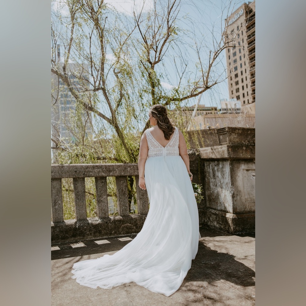 Sincerity Bridal #44120 Wedding Dress / Natural Waist / Chapel Length Train - Picture 3 of 7